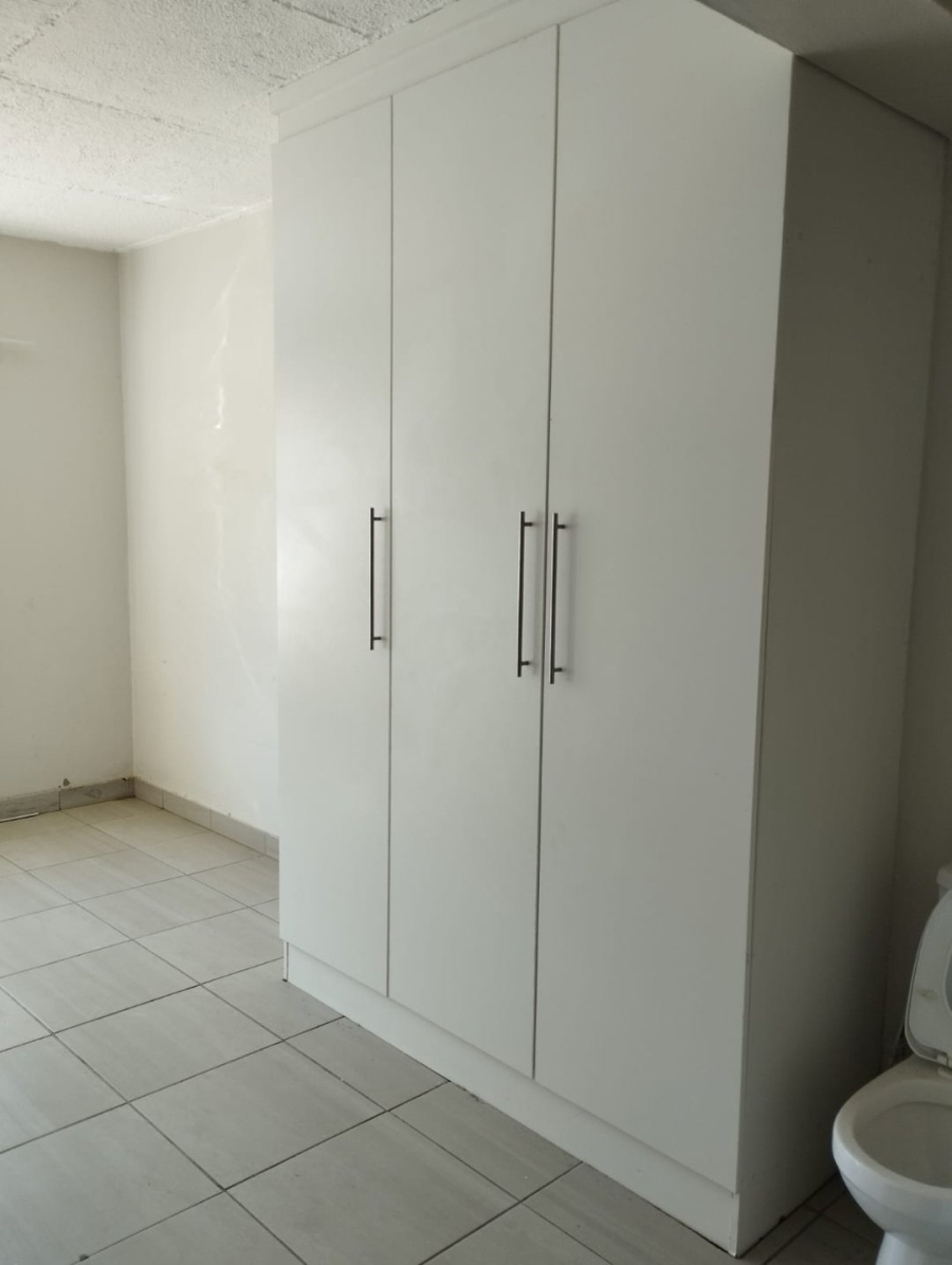 To Let 1 Bedroom Property for Rent in Navalsig Free State
